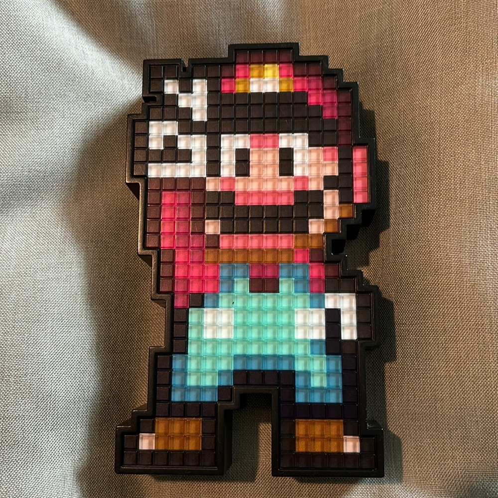 SUPER MARIO WORLD PIXEL PALS -PDP LIGHTS UP